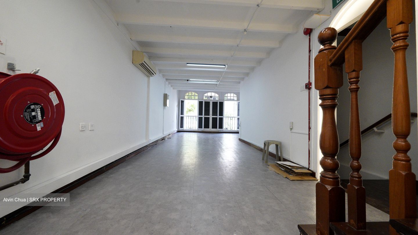 Jalan Sultan (D7), Office #501702901